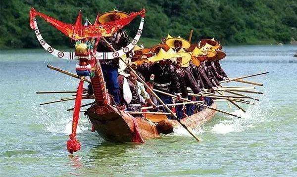 貴州　苗族の龍舟祭り
