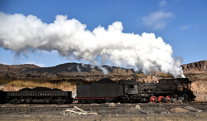 新疆ハミ三道嶺蒸気機関車