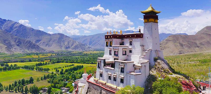 チベットツェタン　ヨンブ･ラカン