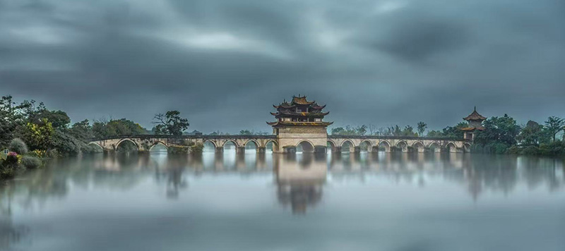 雲南　建水古城　双龍橋
